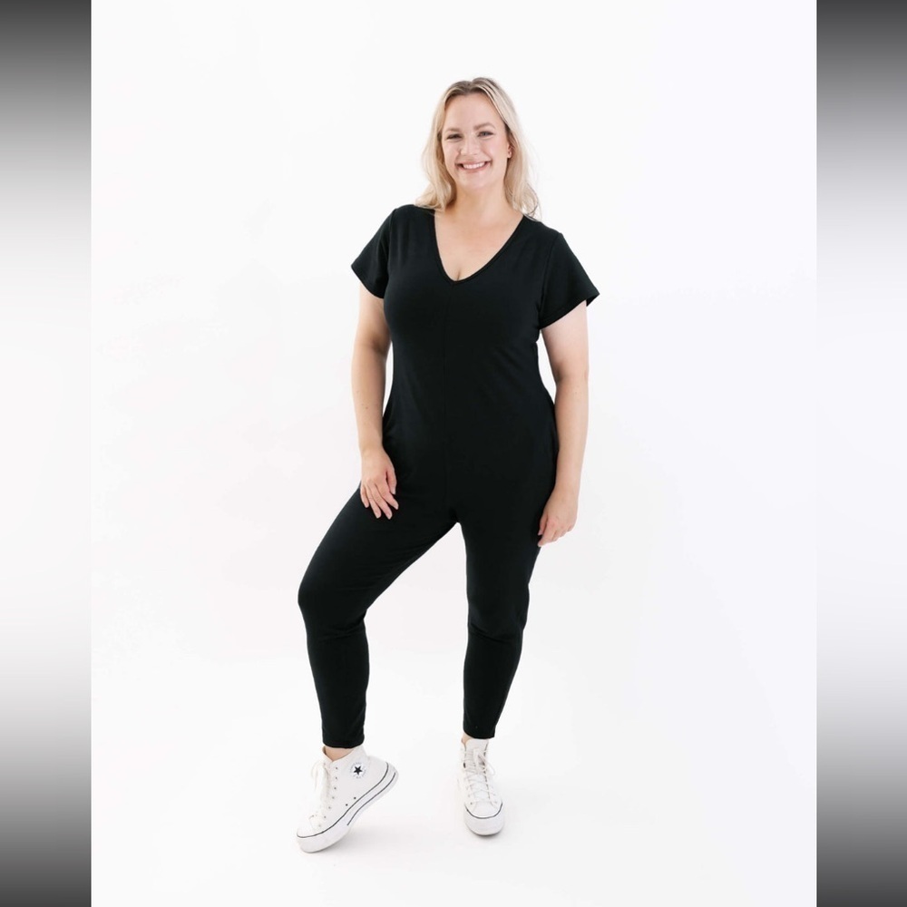 Smash and Tess navy Sunday romper. Very good condition​​​​​​​​